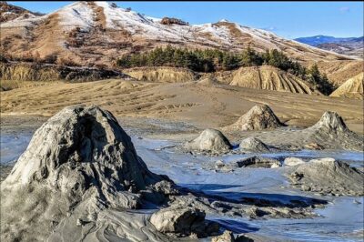 Muddy Volcanoes & Salt Mine – Private Tour