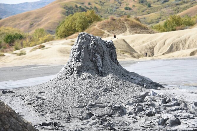 Muddy Volcanoes & Salt Mine - Private Tour - A private ride makes the long day easier
