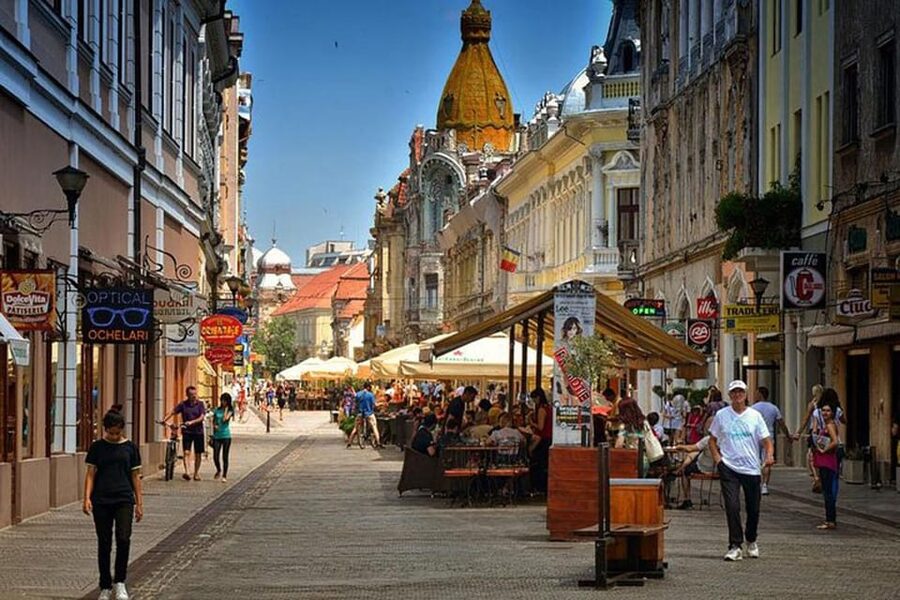 Oradea city tour - Regina Maria Theater and Poynar House