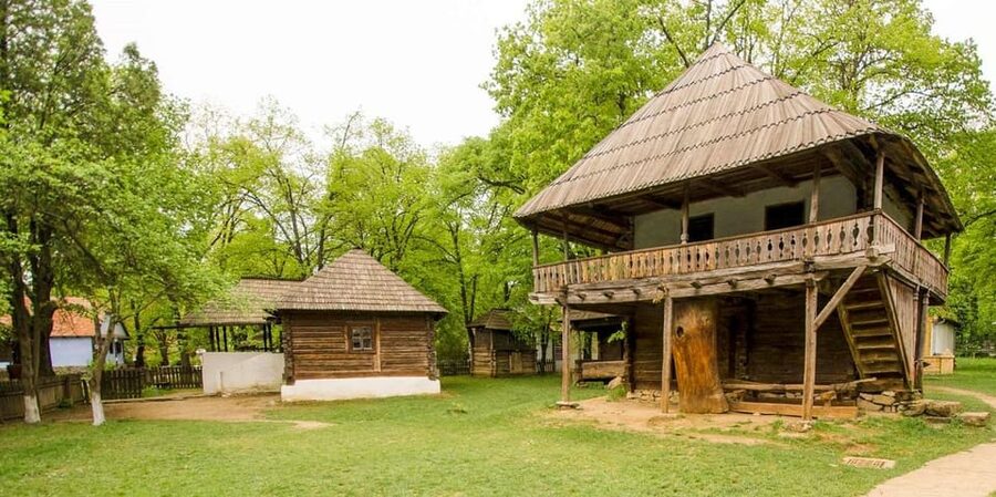Palace of the Parliament, Village Museum & Ceaușescu Mansion - Practical Booking Advice