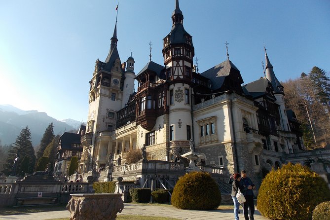 Peles Castle, Bran Castle and Brasov from Bucharest - The guide makes the difference