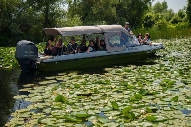 PRIVATE 4-5h speedboat tour to the village Mila23 - Key points before you book