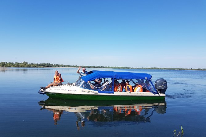 PRIVATE 4-5h speedboat tour to the village Mila23 - What the $520.92 group price really means