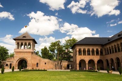 Private Half Day Trip to Snagov Monastery and Mogosoaia Palace from Bucharest