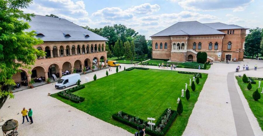 Private Half Day Trip to Snagov Monastery & Mogosoaia - Snagov Monastery on the lake