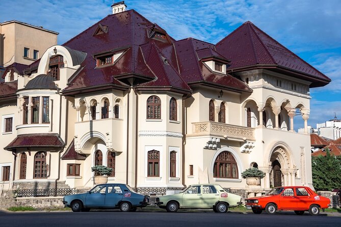 Private: RedPatrol Bucharest Contrasts Tour in a Vintage Car - Broscuțe Park and the first Soviet-era housing