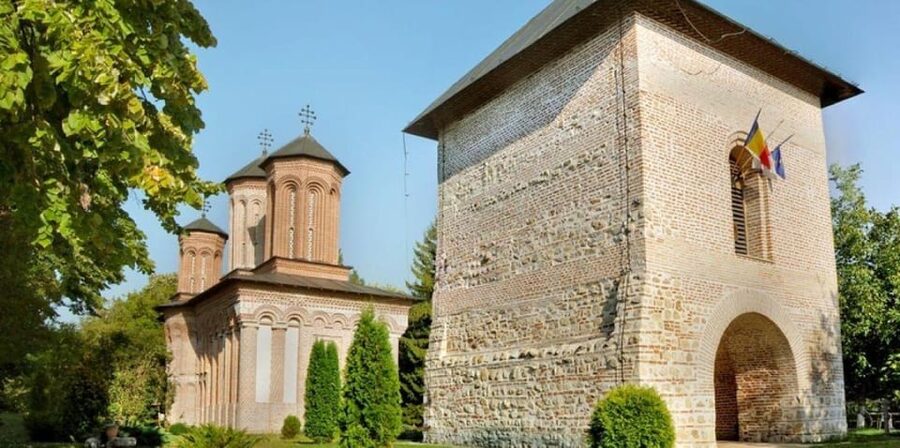 Private Tour from Bucharest to Dracula's tomb and Mogosoaia - Why Snagov Monastery makes a good Dracula stop