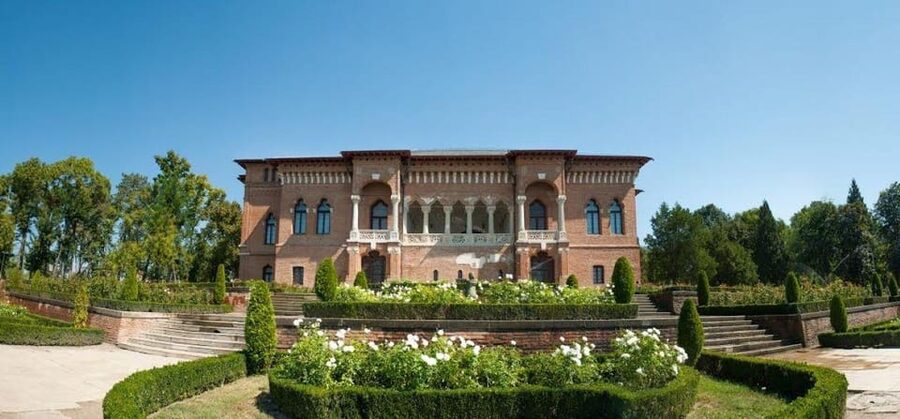 Private Tour from Bucharest to Dracula's tomb and Mogosoaia - Who will enjoy this 4.5-hour tour