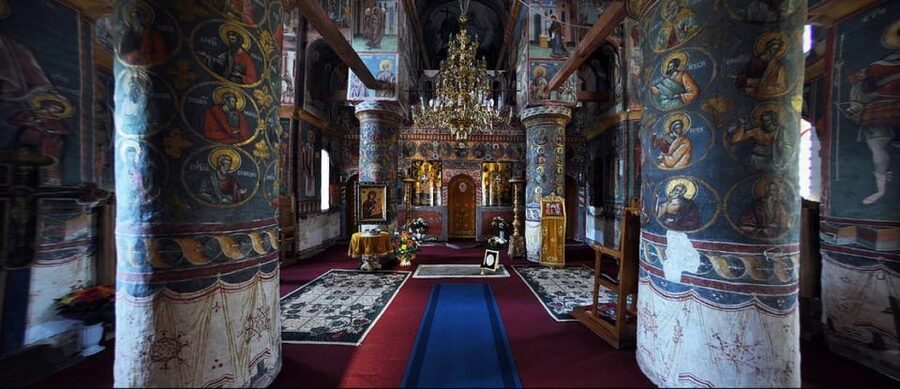 Private Tour from Bucharest to Dracula's tomb and Mogosoaia - Practical details that affect your choice
