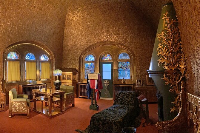 Private Tour in Bran Castle, Peles Castle, and Brasov - Walking medieval Brasov