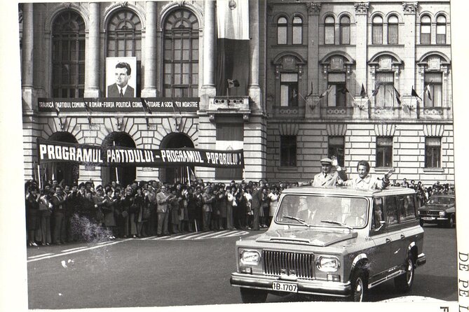 Private Tour -The Last Day of Nicolae Ceaușescu in a Romanian Car - Entering Primăverii Palace