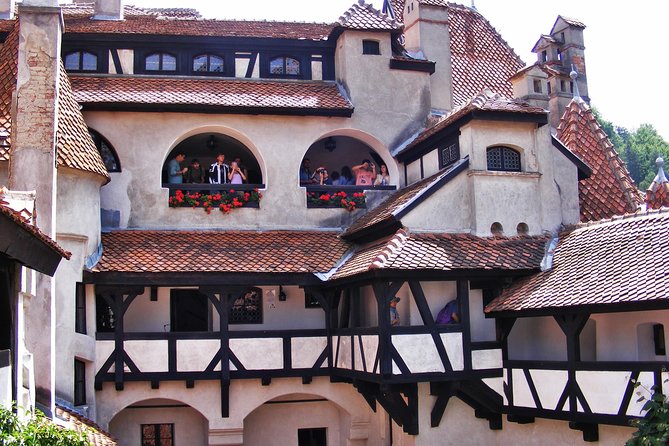 Private Tour: Transylvanian Castles and Brasov's Medieval Old Town - Guides, cars, and the value of going private