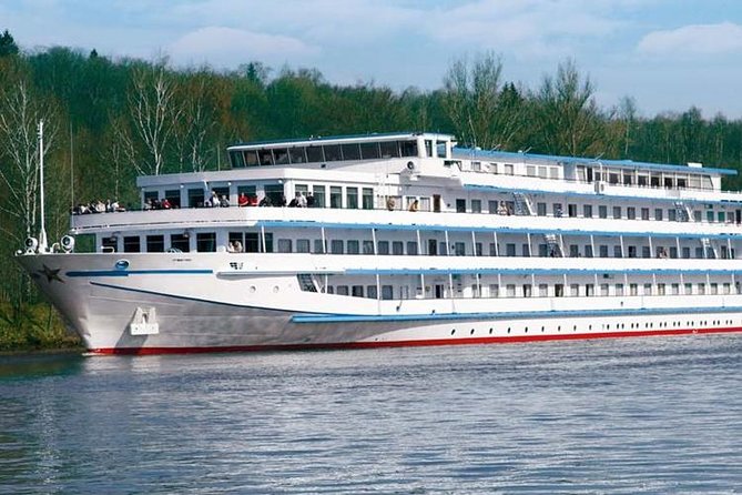 Private transfers Bucharest - Danube docks (Giurgiu or Oltenita) - The Bucharest pickup: central hotels and meeting points