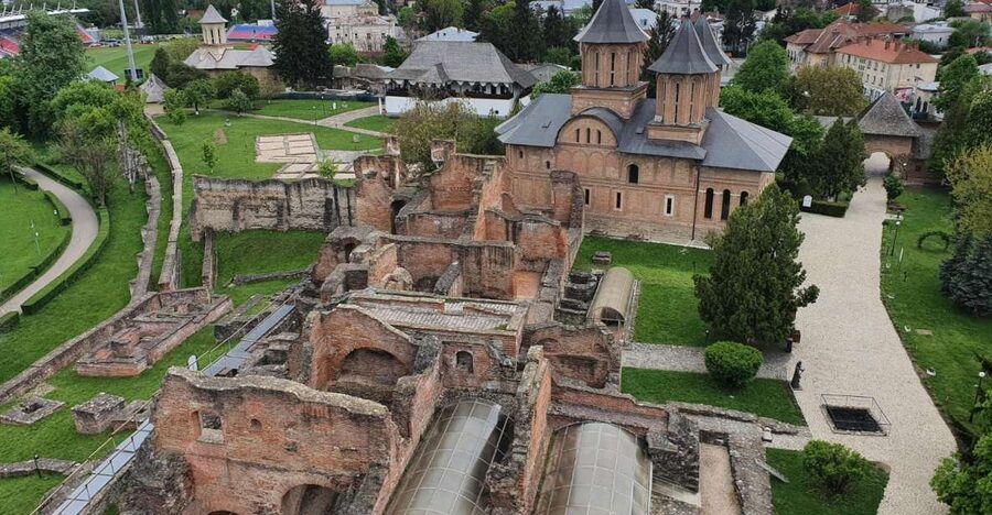 Real Dracula Princely Court and Real Dracula's Fortress - Vidraru Dam, a sharp change of subject