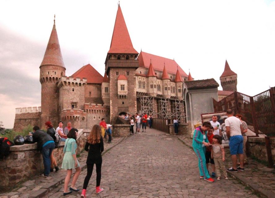 Sibiu: Alba Iulia and Corvin Castle Guided Tour - Lunch near Hunedoara or Alba Iulia