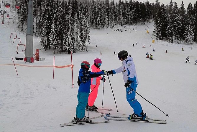 Ski / Snowboard Lessons on the Slopes of Poiana Brasov - Mount Postavarul and the resort setting