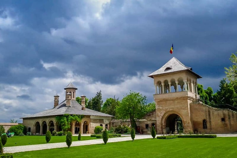Small Group Tour to Mogosoaia Palace & Snagov Monastery - Why this Bucharest half-day trip is worth your time