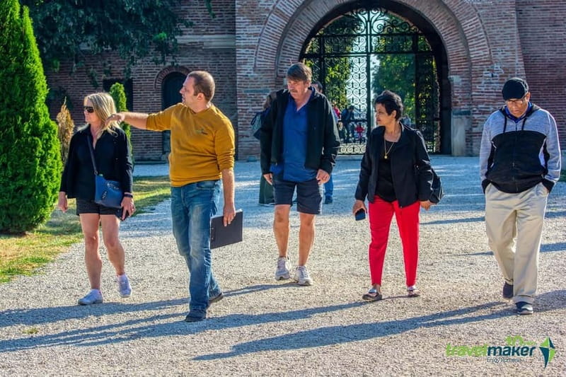 Small Group Tour to Mogosoaia Palace & Snagov Monastery - Guides, transport, and the pace of the day