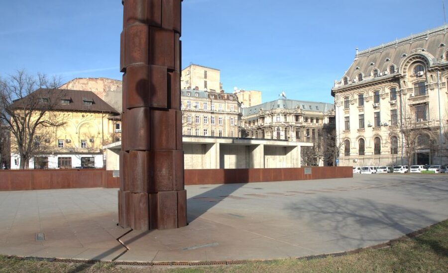 The Jewish heritage of Bucharest - half day walking tour - A pause at Avraham Kosher