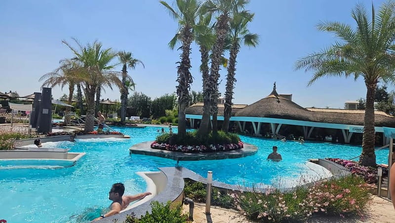 Therme:Spa Day at the biggest oasis of Relaxation《Bucharest》 - A tropical garden under a roof