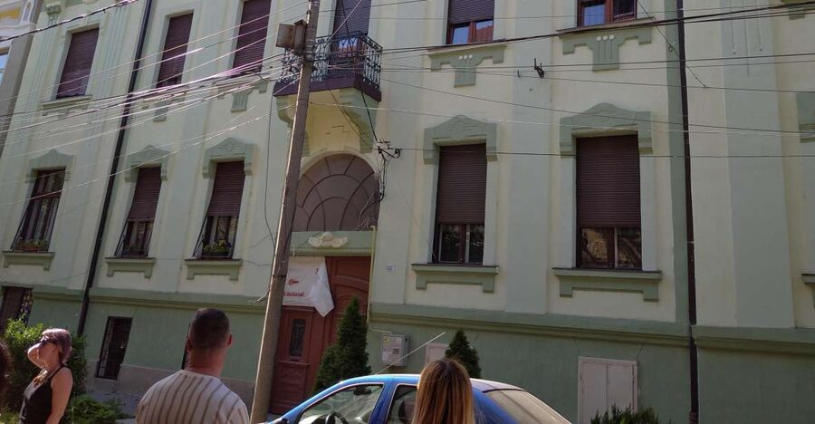 Timisoara Dream Tour in Elisabetin Neighborhood - Starting at Mocioni Square