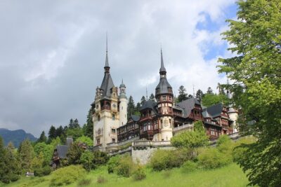 Tour of the 3 Castles: Bran, Rasnov and Peles in Spanish (native Spanish guide).
