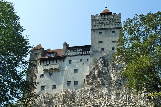 Tour of the 3 Castles: Bran, Rasnov and Peles in Spanish (native Spanish guide). - What the $156.20 price really covers