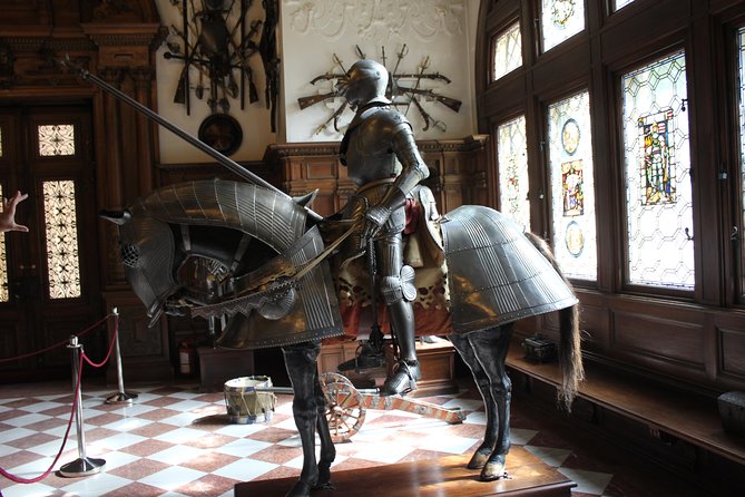 Tour of the 3 Castles: Bran, Rasnov and Peles in Spanish (native Spanish guide). - Who should book this private castle tour