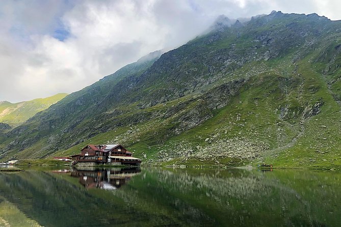 Transfagarasan Highway and Bran Castle Day Trip From Brasov - The guides and the feel of the day