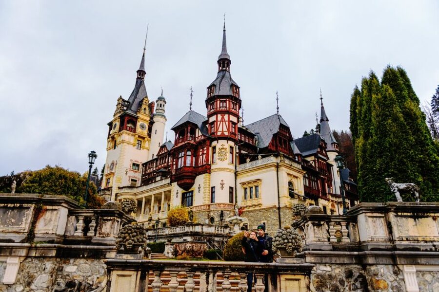 Transylvania Tour: Dracula's Castle, Peles Palace & Brasov - Brașov’s old center in one focused hour