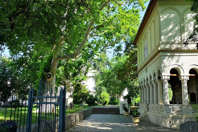 Unhealthy Food Tour of Bucharest – 4 hours - Returning by trolley to University Square