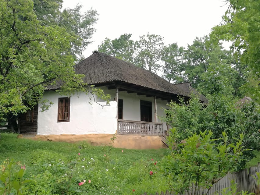 Village Museum Bucharest Guided Tour - Dimitrie Gusti Village Museum: Romania in miniature