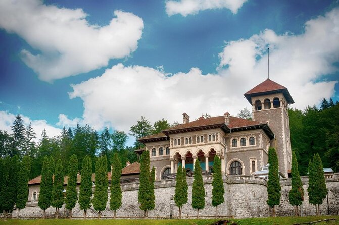 Wednesday Adams Family - Visit 6 filming locations, Private tour - Key details worth knowing